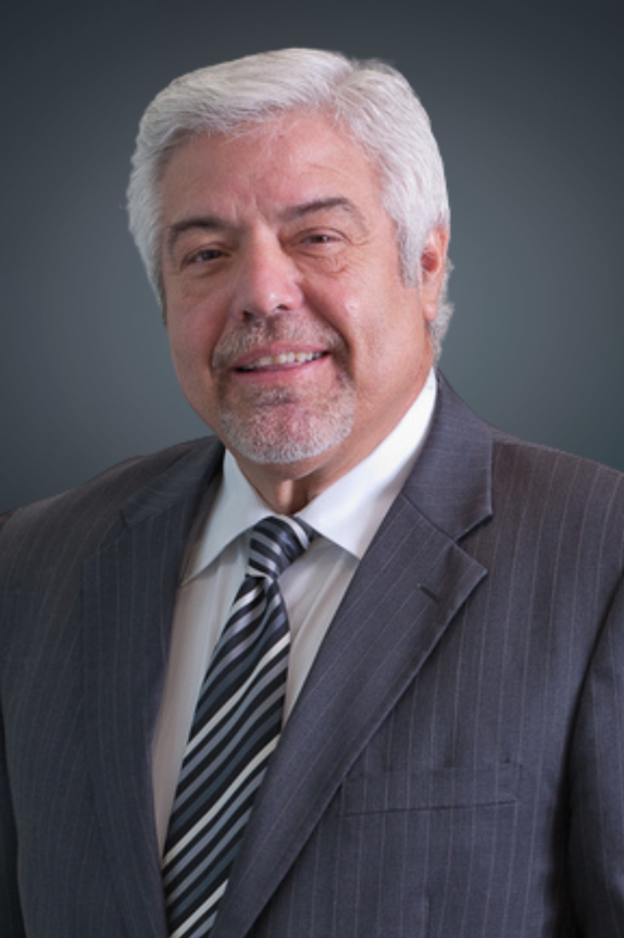 Luis E. Boué