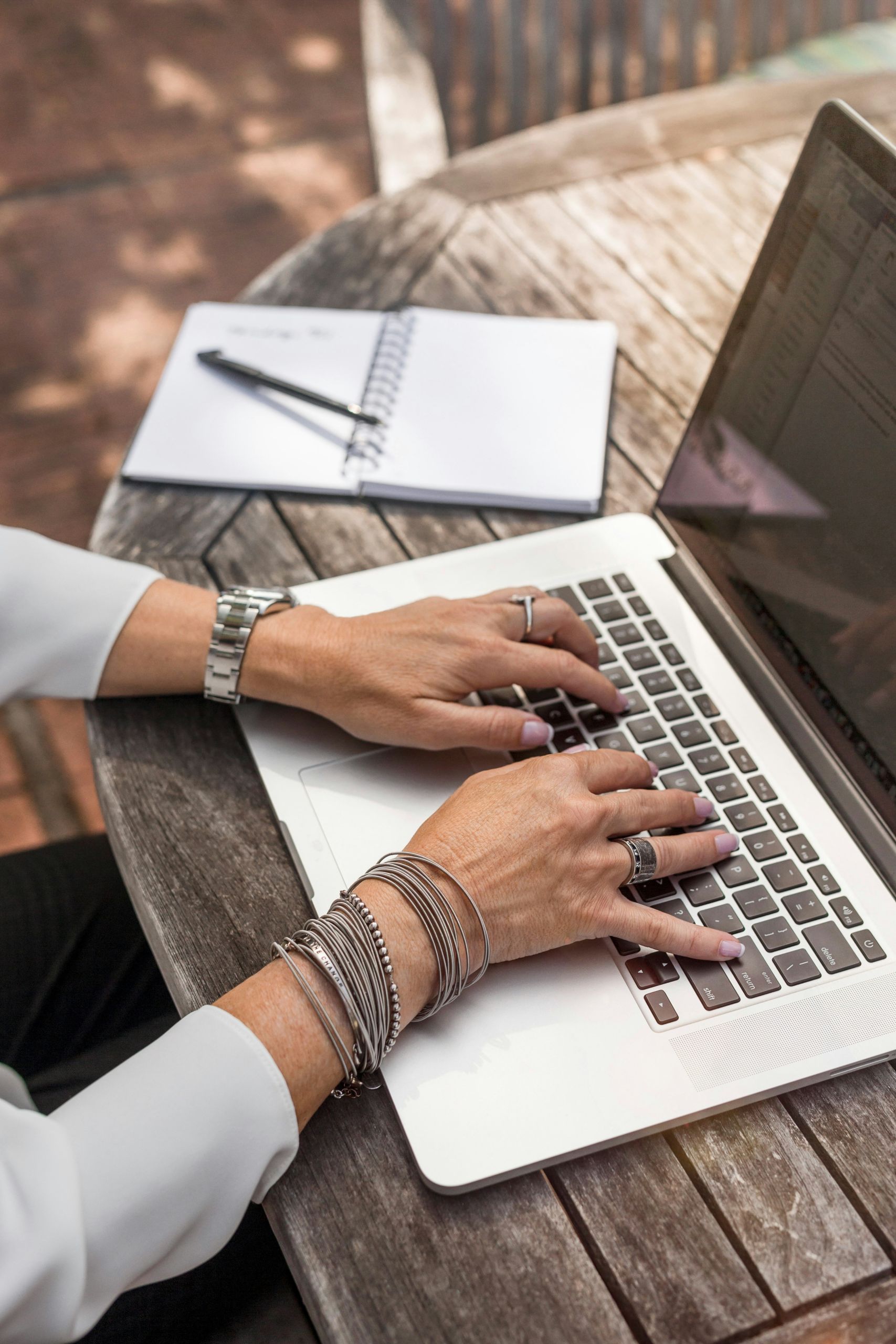 linkedin-sales-solutions-0QvTyp0gH3A-unsplash - KSDT CPA